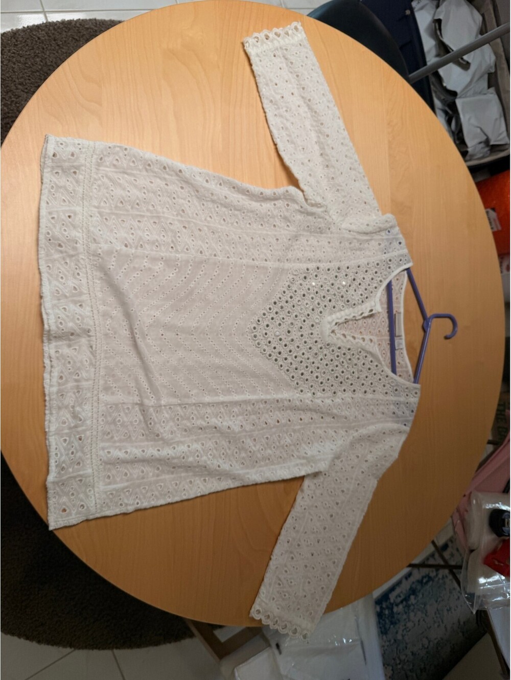 Chico's Women's Long Sleeve White Eyelet Cotton T-Shirt Size 2 - Picture 4 of 4